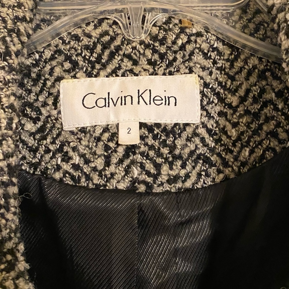 Calvin Klein size 2 black and white - Picture 3 of 6